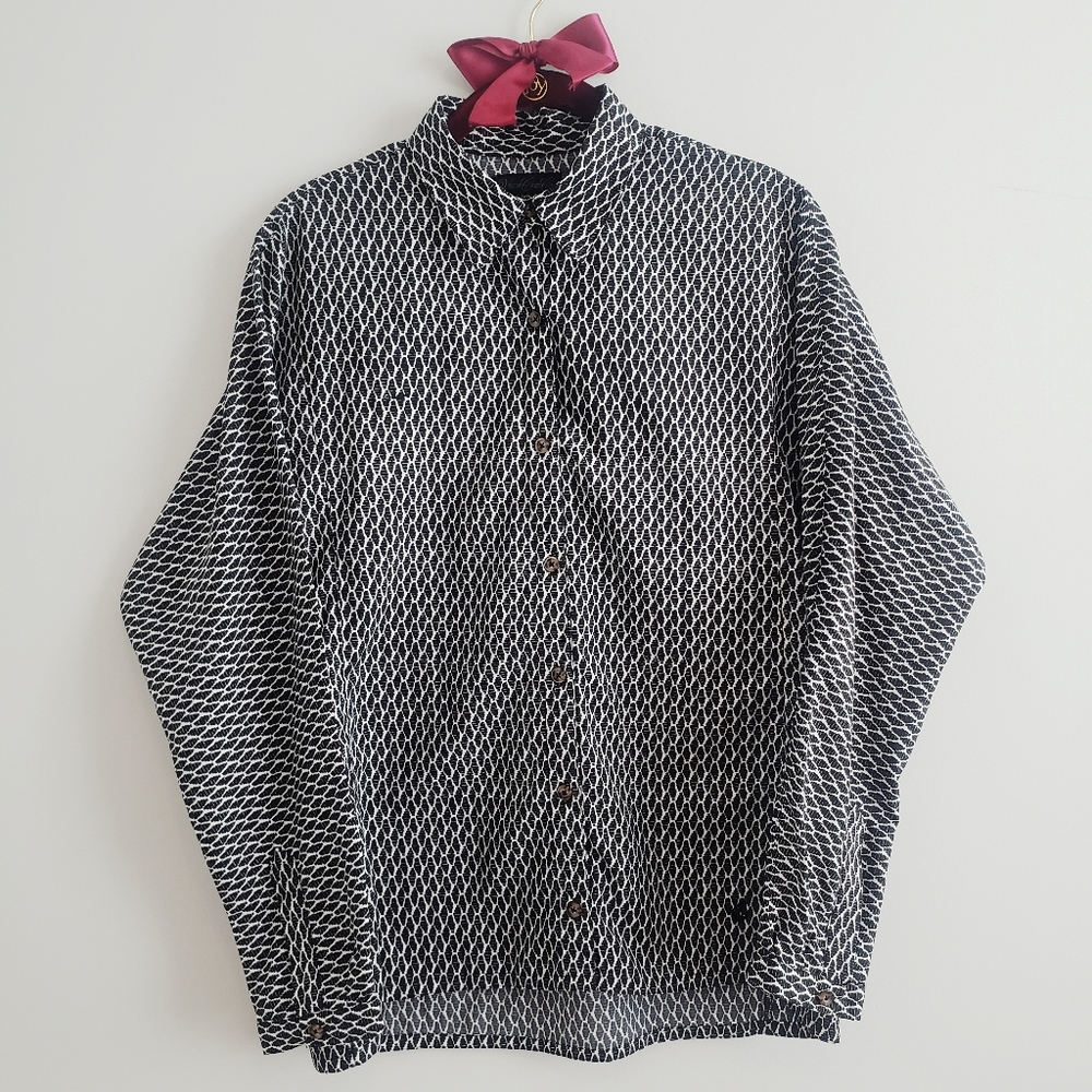 Cool Volcom Button Up Blouse VGUC Long Sleeve Collar Pattern Women’s